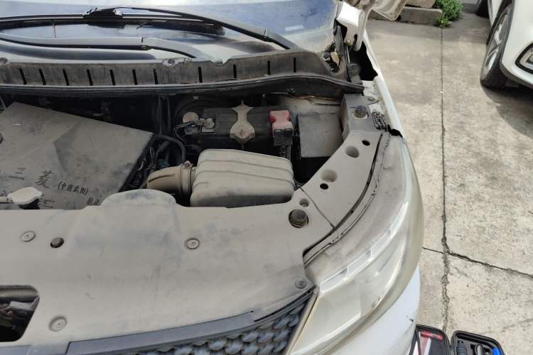 Used FORTHING Joyear X3 2015 1.5L Luxury Model Engine Bay Left