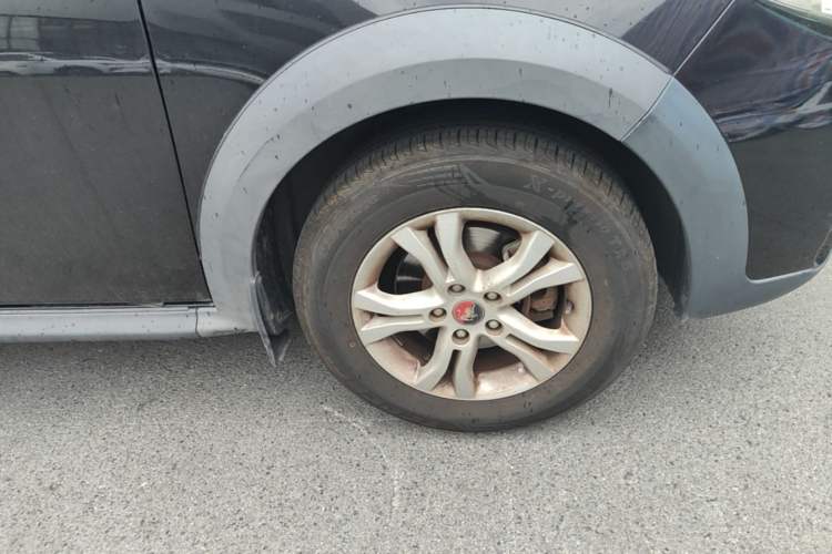 Used FORTHING Joyear X3 2015 1.5L Comfort Model Right Front Wheel Hub