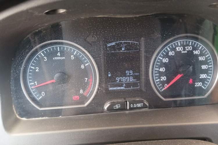 Used FORTHING Joyear X3 2015 1.5L Comfort Model Odometer Close Up