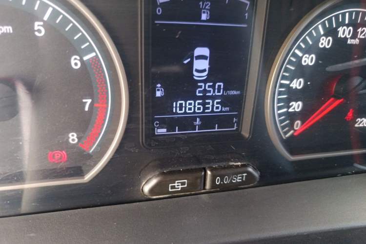 Used FORTHING Joyear X3 2015 1.5L Comfort Model Odometer Close Up