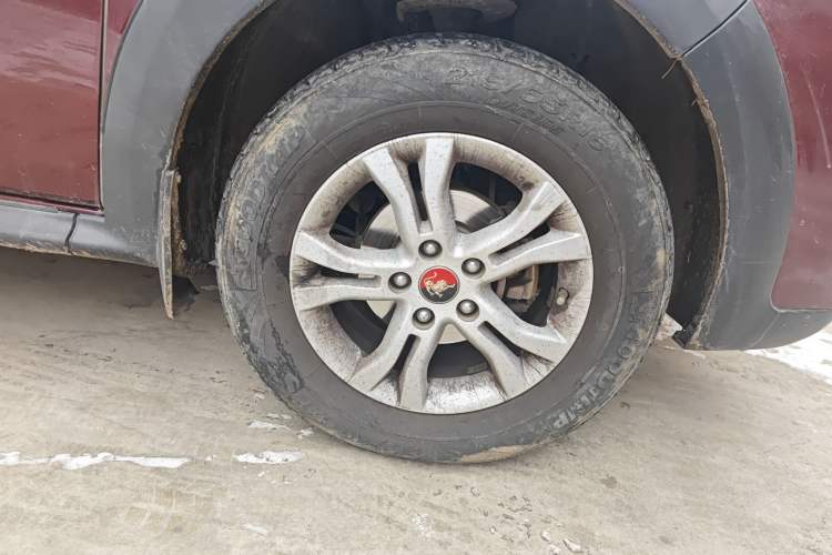 Used FORTHING Joyear X3 2015 1.5L Comfort Model Right Front Wheel Hub