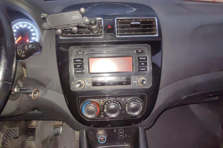 Used FORTHING Joyear X3 2015 1.5L Luxury Model Audio And AC Panel