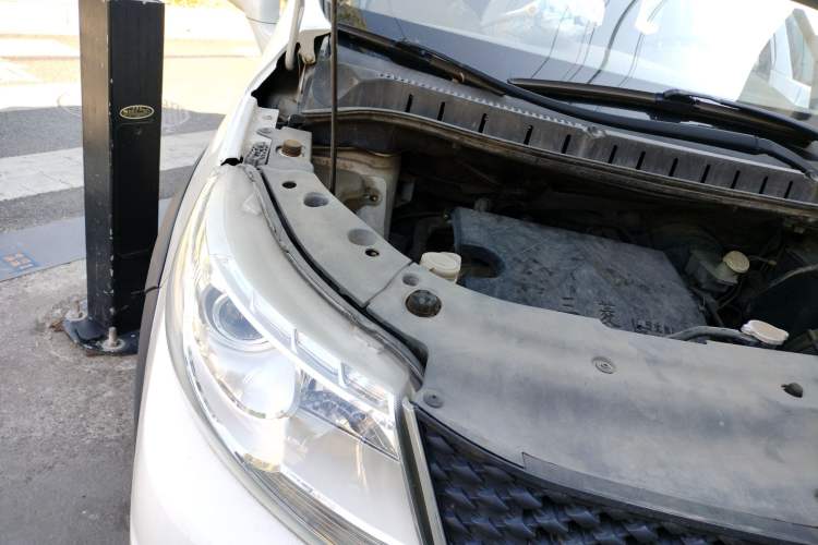 Used FORTHING Joyear X3 2015 1.5L Luxury Model Engine Bay Right