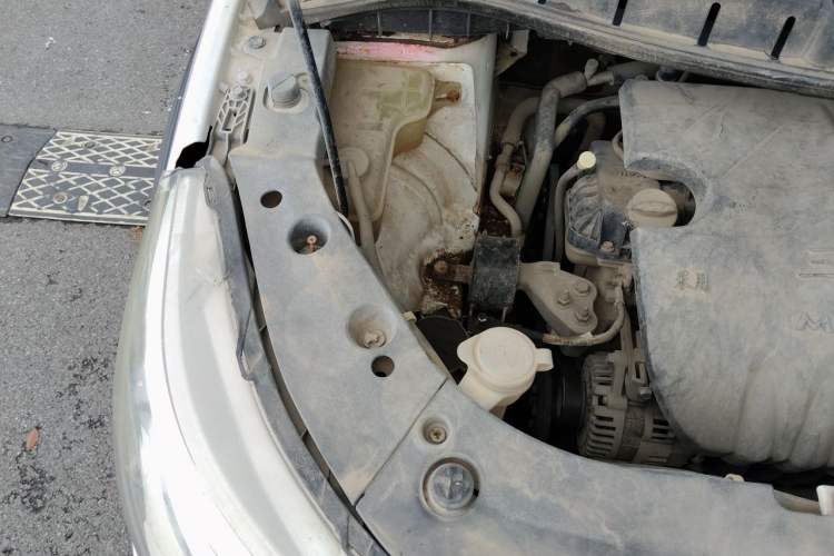 Used FORTHING Joyear X3 2015 1.5L Comfort Model Engine Bay Right
