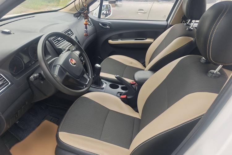 Used FORTHING Joyear X3 2015 1.5L Comfort Model Interior 1