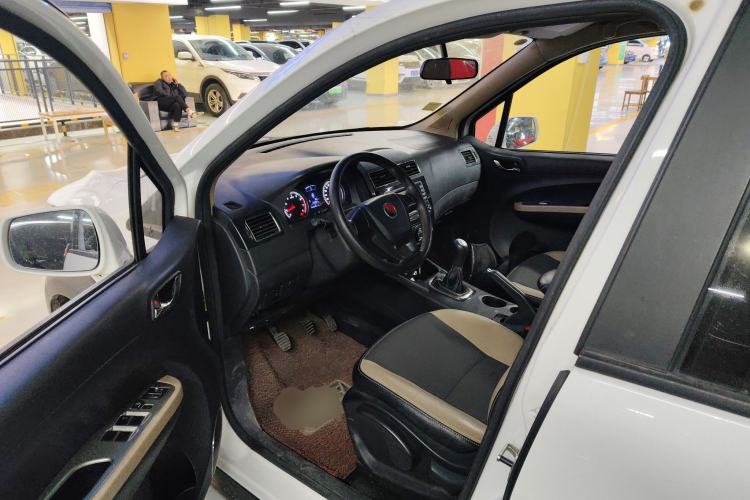Used FORTHING Joyear X3 2015 1.5L Comfort Model Interior 3