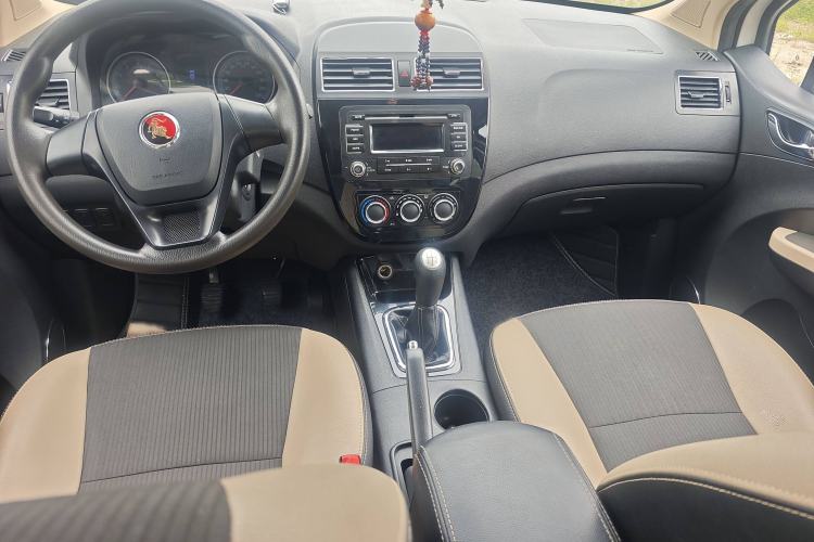 Used FORTHING Joyear X3 2015 1.5L Comfort Model Interior 4
