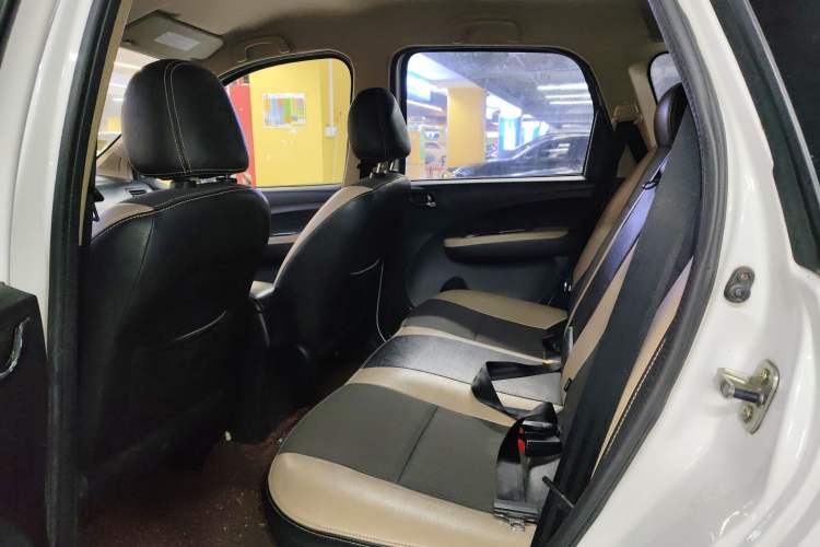 Used FORTHING Joyear X3 2015 1.5L Comfort Model Interior 4