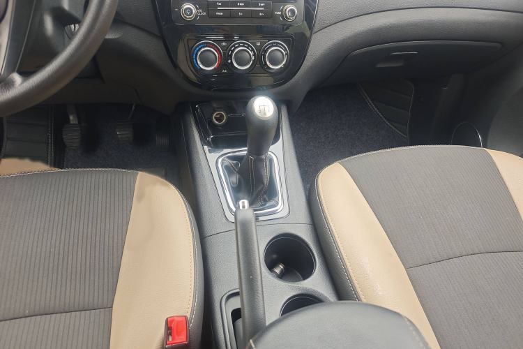 Used FORTHING Joyear X3 2015 1.5L Comfort Model Interior 7