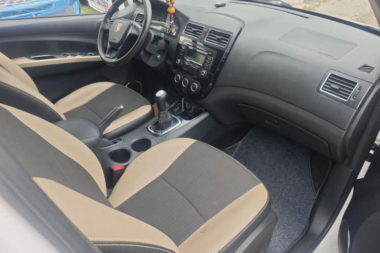 Used FORTHING Joyear X3 2015 1.5L Comfort Model Interior 9