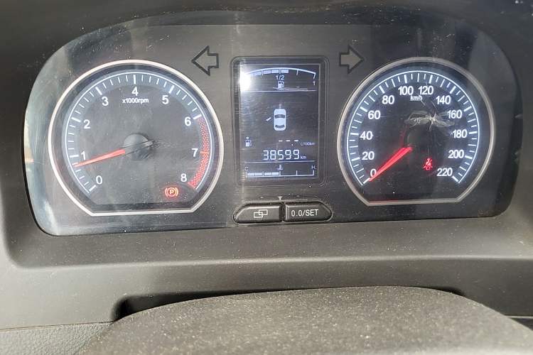 Used FORTHING Joyear X3 2015 1.5L Luxury Model Odometer Close Up