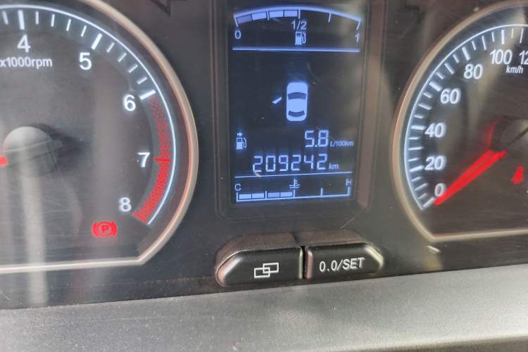 Used FORTHING Joyear X3 2015 1.5L Comfort Model Odometer Close Up
