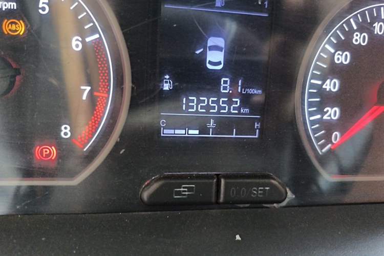 Used FORTHING Joyear X3 2015 1.5L Luxury Model Odometer Close Up