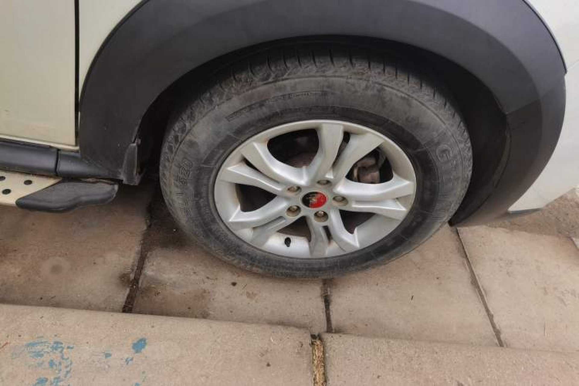Used FORTHING Joyear X3 2015 1.5L Comfort Model Right Front Wheel Hub