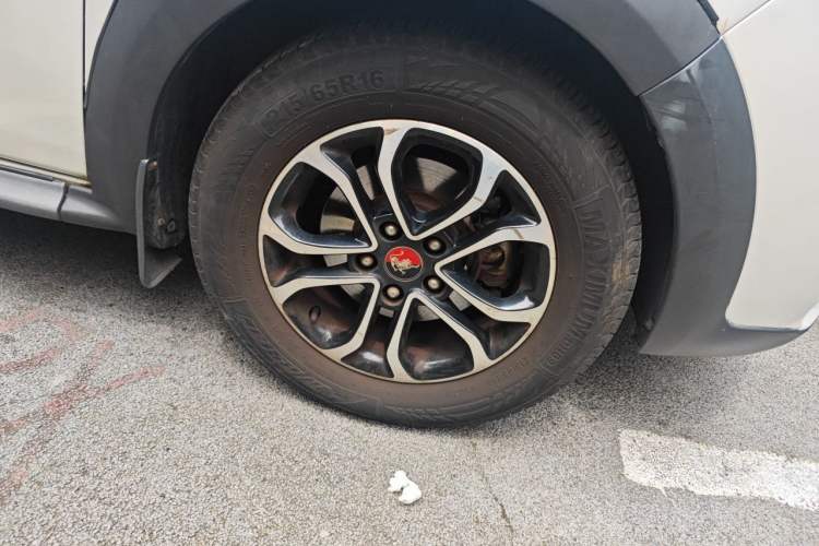 Used FORTHING Joyear X3 2015 1.5L Luxury Model Right Front Wheel Hub