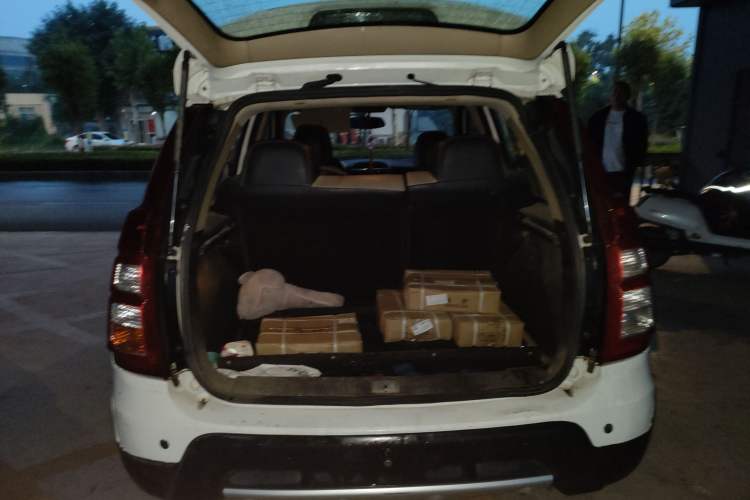 Used FORTHING Joyear X3 2015 1.5L Luxury Model Trunk
