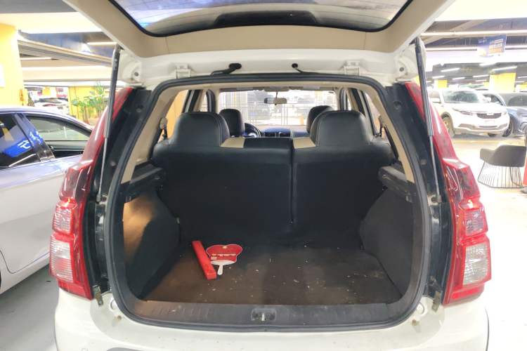 Used FORTHING Joyear X3 2015 1.5L Comfort Model Trunk