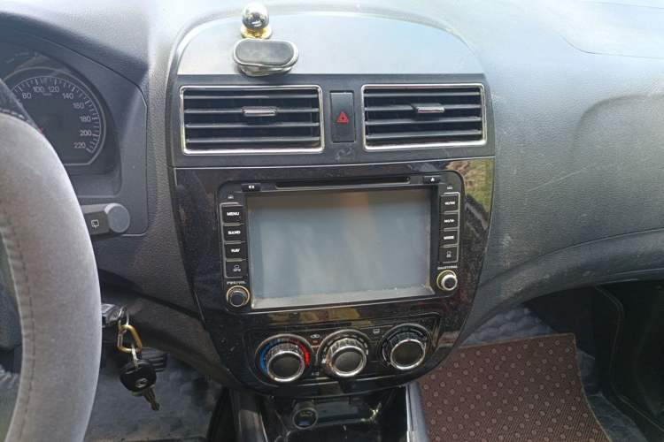 Used FORTHING Joyear X3 2015 1.5L Luxury Model Audio And AC Panel