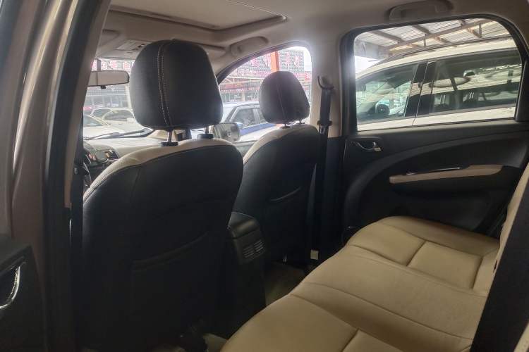 Used FORTHING Joyear X3 2015 1.5L Luxury Model Interior 3