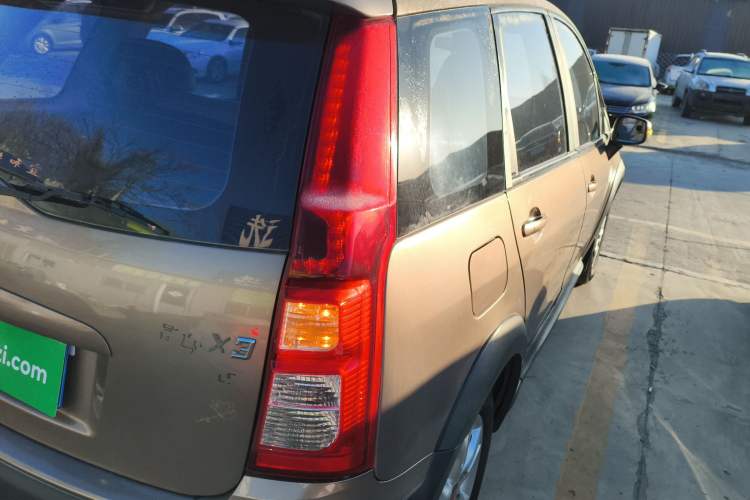 Used FORTHING Joyear X3 2015 1.5L Luxury Model Right Rear Taillight