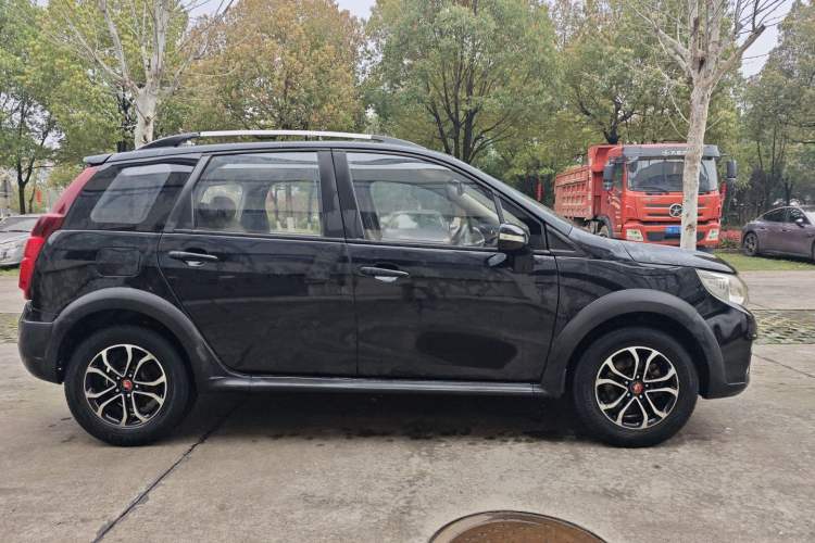 Used FORTHING Joyear X3 2016 1.5L Comfort Model Exterior 2