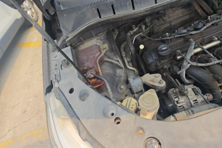 Used FORTHING Joyear X3 2016 1.5L Comfort Model Engine Bay Right