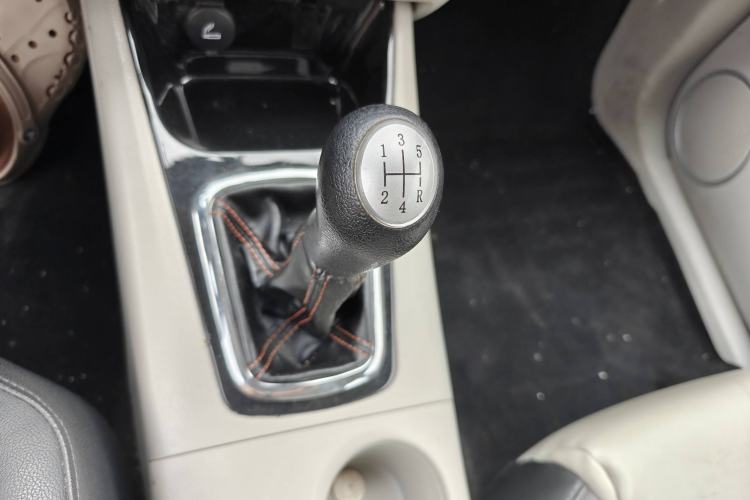 Used FORTHING Joyear X3 2016 1.5L Comfort Model Interior 2