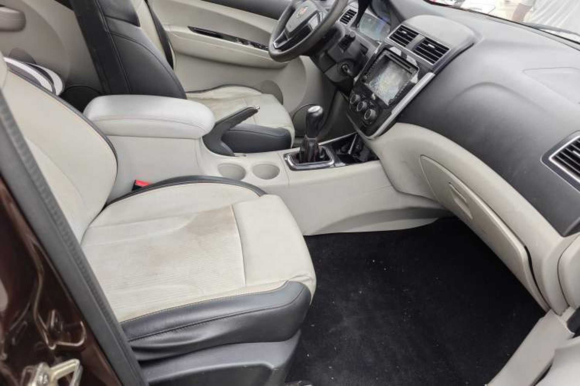 Used FORTHING Joyear X3 2016 1.5L Comfort Model Interior 4