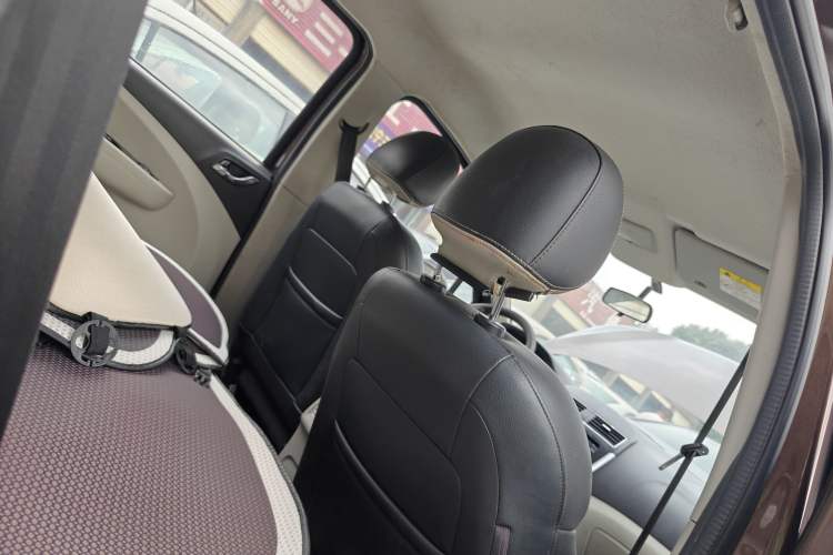 Used FORTHING Joyear X3 2016 1.5L Comfort Model Interior 5