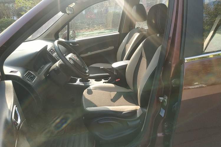 Used FORTHING Joyear X3 2016 1.5L Comfort Model Interior 1