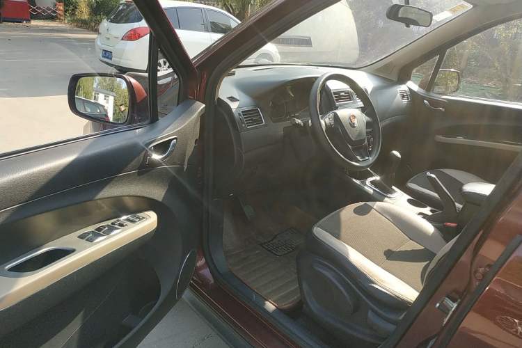 Used FORTHING Joyear X3 2016 1.5L Comfort Model Interior 2