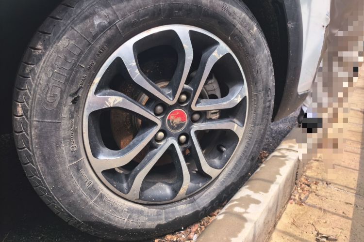 Used FORTHING Joyear X3 2016 1.5L Luxury Model Right Front Wheel Hub