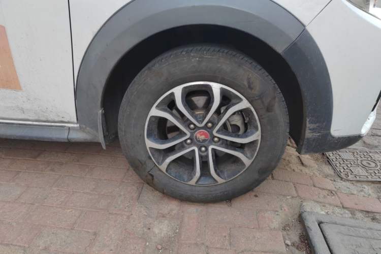 Used FORTHING Joyear X3 2016 1.5L Comfort Model Right Front Wheel Hub