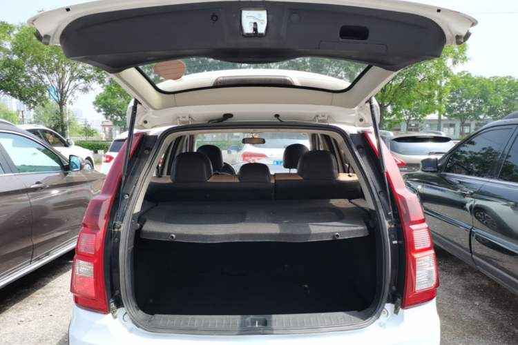 Used FORTHING Joyear X3 2016 1.5L Comfort Model Trunk