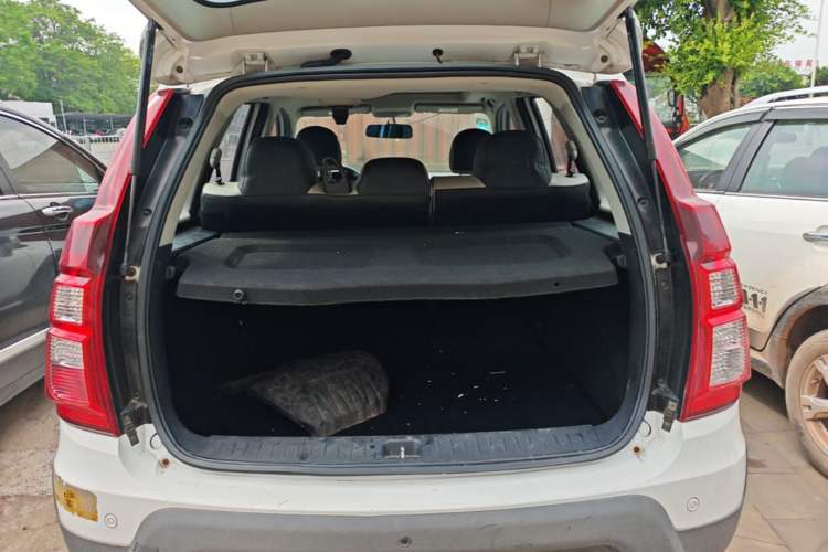 Used FORTHING Joyear X3 2016 1.5L Luxury Model Trunk