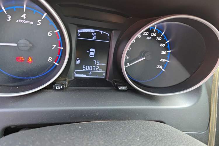 Used FORTHING Joyear X3 2017 1.5L Manual Luxury Model Odometer Close Up
