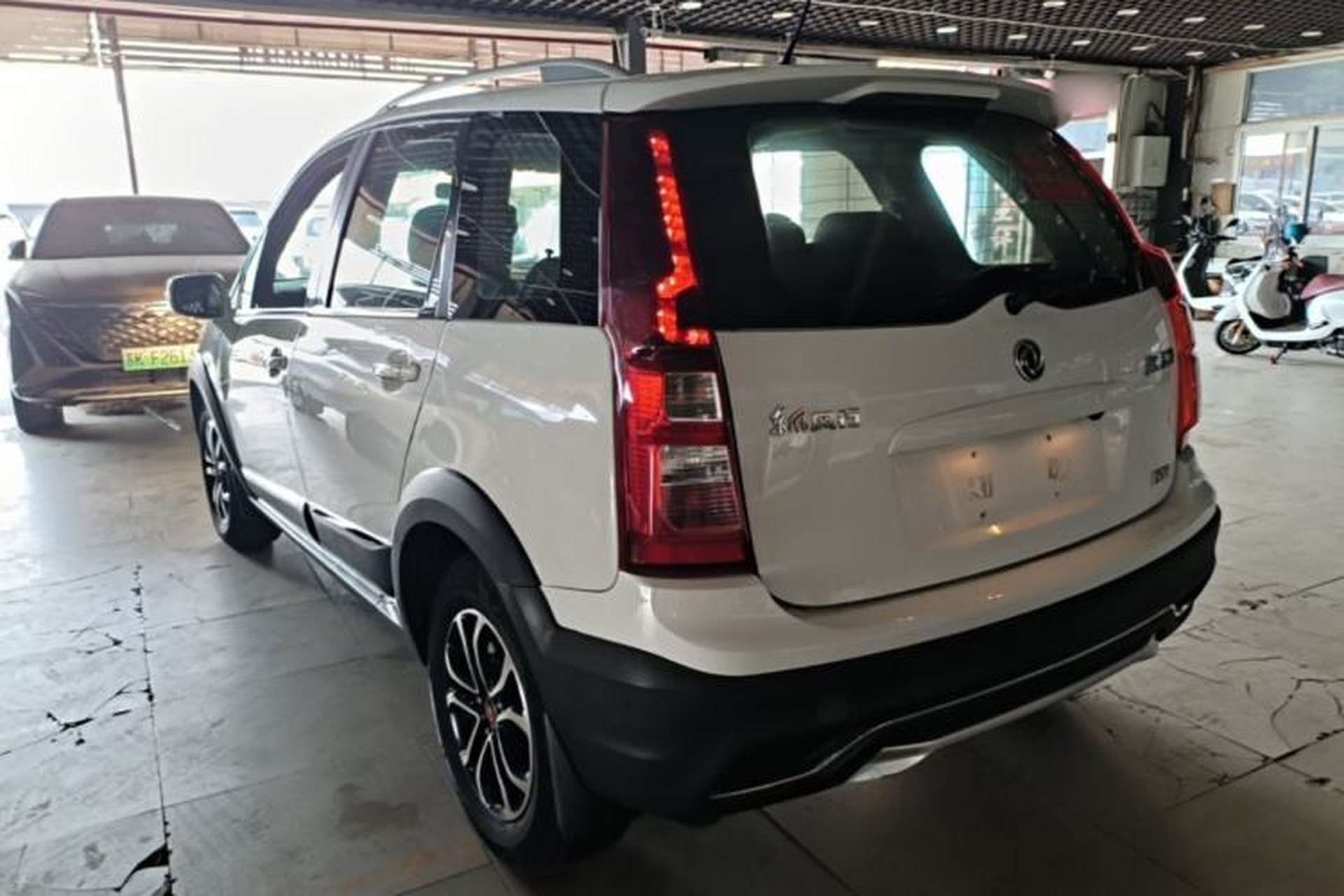 Used FORTHING Joyear X3 2017 1.6L CVT Luxury Model Exterior 2