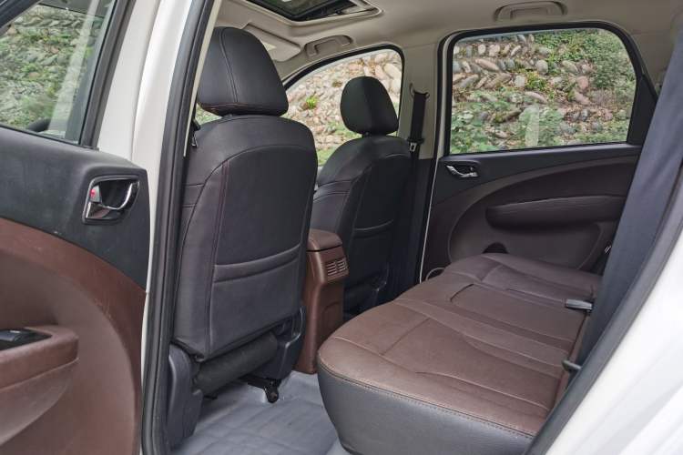 Used FORTHING Joyear X3 2017 1.5L Manual Luxury Model Interior 2