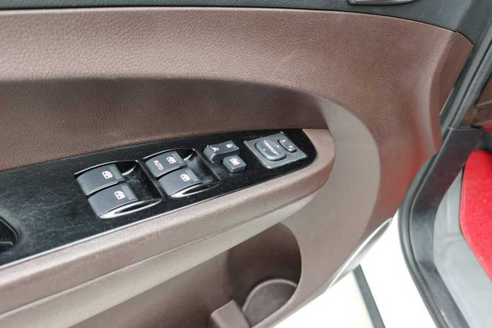 Used FORTHING Joyear X3 2017 1.5L Manual Luxury Model Interior 4