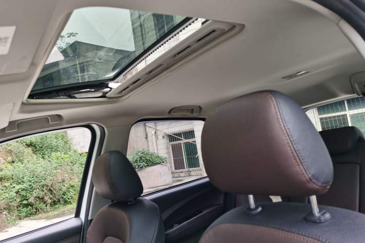 Used FORTHING Joyear X3 2017 1.5L Manual Luxury Model Interior 6