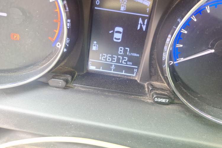 Used FORTHING Joyear X3 2017 1.6L CVT Comfort Model Odometer Close Up