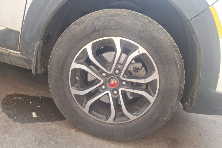 Used FORTHING Joyear X3 2017 1.6L CVT Comfort Model Right Front Wheel Hub