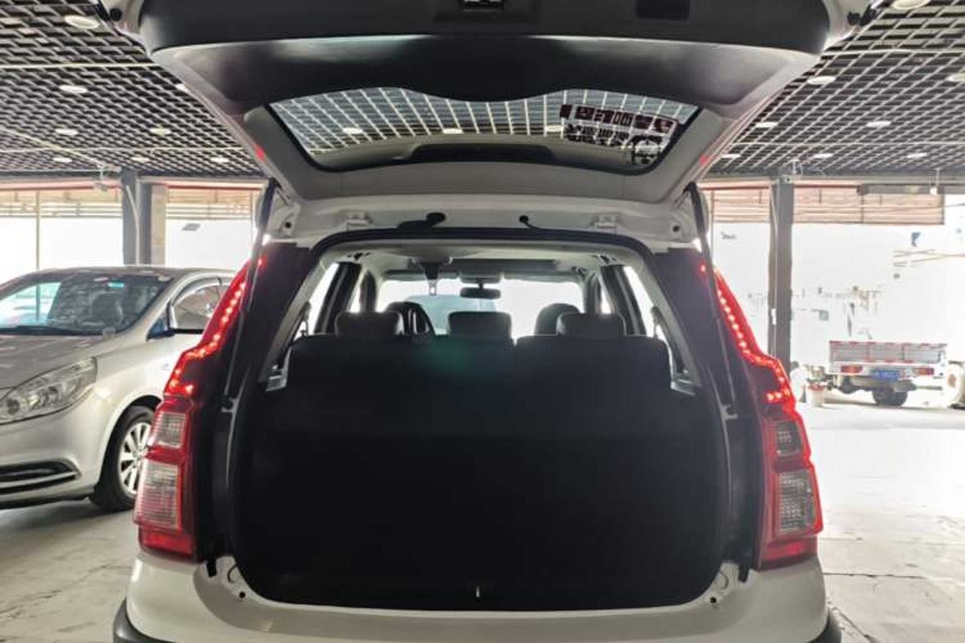 Used FORTHING Joyear X3 2017 1.6L CVT Luxury Model Trunk