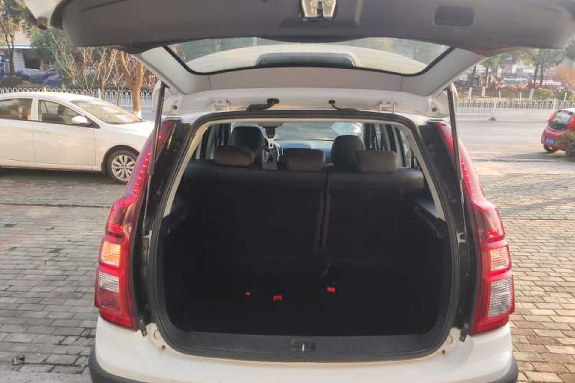 Used FORTHING Joyear X3 2017 1.6L CVT Luxury Model Trunk