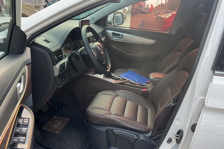 Used FORTHING Joyear X5 2017 Jingxiang Series 1.5T CVT Luxury Model Interior 1