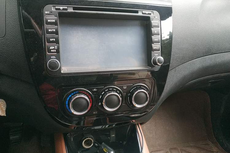 Used FORTHING Joyear X5 2013 1.8T Manual Luxury Model Audio And AC Panel