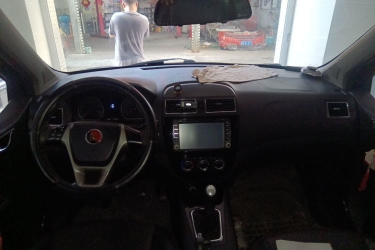 Used FORTHING Joyear X5 2013 1.6L Manual Luxury Model China V Standard Center Console