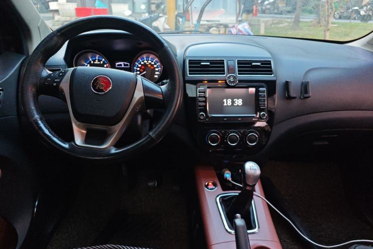 Used FORTHING Joyear X5 2013 1.8T Manual Luxury Model Center Console