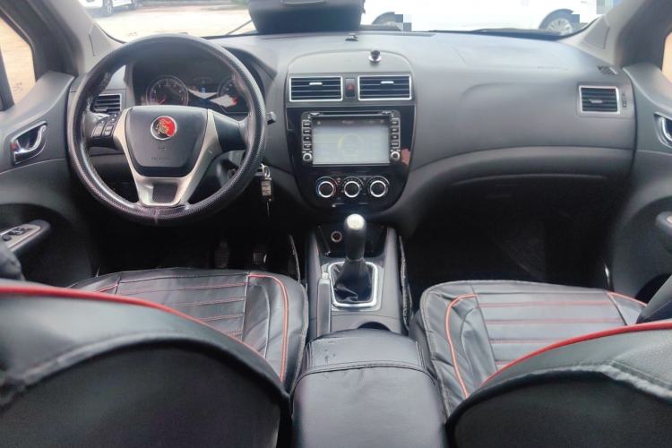 Used FORTHING Joyear X5 2013 1.6L Manual Luxury Model China IV Standard Center Console