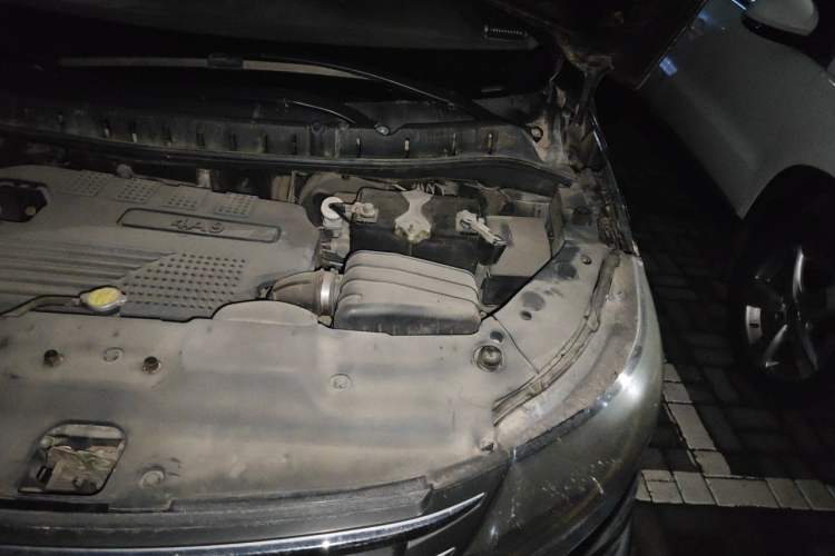 Used FORTHING Joyear X5 2013 1.6L Manual Luxury Model China V Standard Engine Bay Left